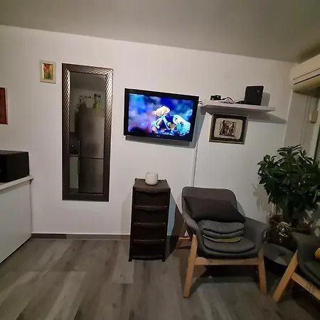 Apartments With Wifi Split - 19035 *