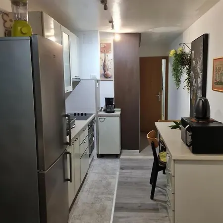 Apartments With Wifi Split - 19035 アパート